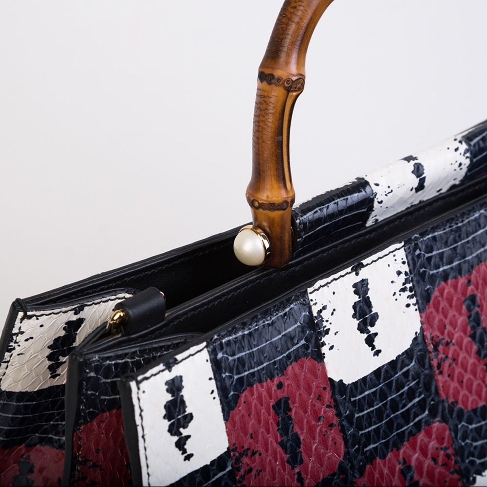GUCCI♥️RUNWAY BAG♥️NEW❤️Nymphaea snakeskin Tote - Picture 7 of 16